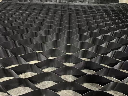 Brown HDPE Geocell Retaining Grid For Embankment Soil Protection