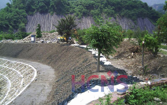 Stretched Perforated HDPE Slope Protection Geocell Mesh For Retaining Wall And Soil Stabilization