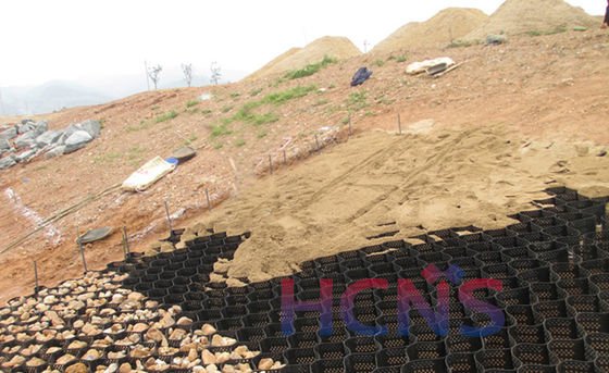 Stretched Perforated HDPE Slope Protection Geocell Mesh For Retaining Wall And Soil Stabilization