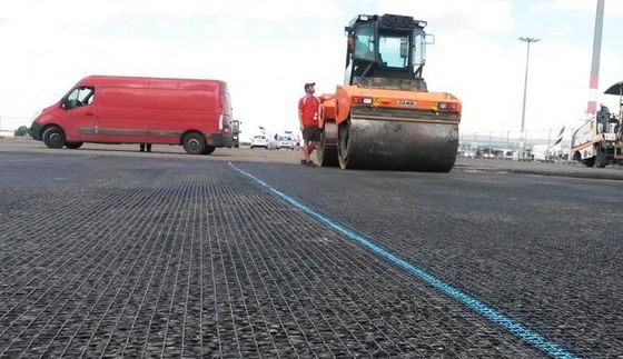 30KN 40KN Biaxial Tensile Geo Grid Ground Grid Fabric For Retaining Walls