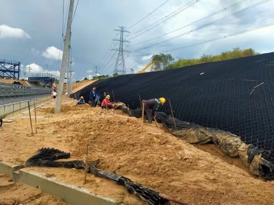 พลาสติกก้อนหิน Stabilizer HDPE Geocell สําหรับการสร้างถนน