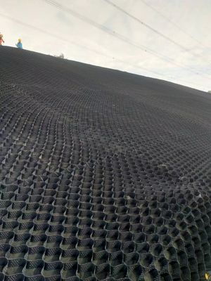 150 มม พลาสติกฮันนีคอม HDPE 3D Geocell สําหรับสระ