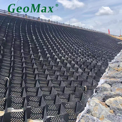 สีดํา HDPE GEOCELL 150MM HEIGHT 445MM สถานที่ปั่นสําหรับรถบรรทุกพาณิชย์