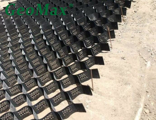 สีดํา HDPE GEOCELL 250MM HEIGHT 356MM พื้นที่ปั่นสําหรับพื้นฐานการบิน