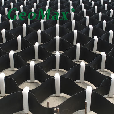 สีดํา HDPE GEOCELL 100MM HEIGHT 445MM สถานที่ปั่นสําหรับรถยนต์ส่วนตัว
