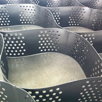 Carbon Black HDPE Geocell 150mm Height 660mm Welding Space 14.2kN/m Peeling Strength Ground Grid