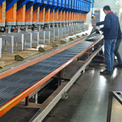 GM400 Géocellule en HDPE texturé pour renforcement de pente, hauteur 150 mm, espacement des soudures 400 mm, résistance au pelage 14.2 kN/m, En Espagne