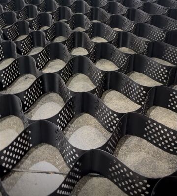 Black HDPE Geocell 150mm 445mm Cells For Access Road Ground Stabilization