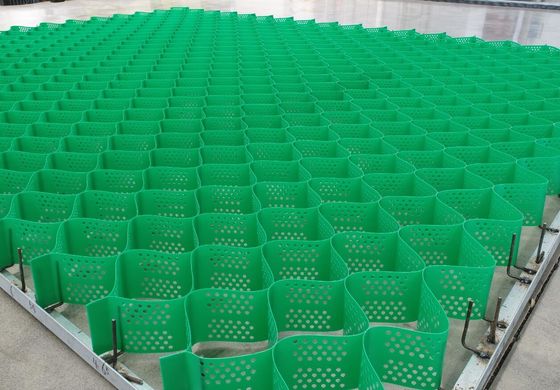 การเสริมเสริมคลุมทางถนน HDPE พลาสติก Geocell เนื้อเยื่อเรียบ Gravel Stabilizer Grid