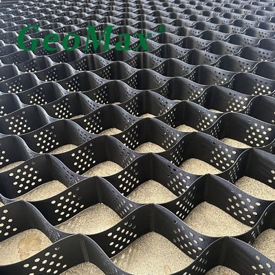 สีดํา HDPE GEOCELL 200MM HEIGHT 445MM พื้นที่ปั่นสําหรับพื้นฐานชายฝั่งและท่าเรือ